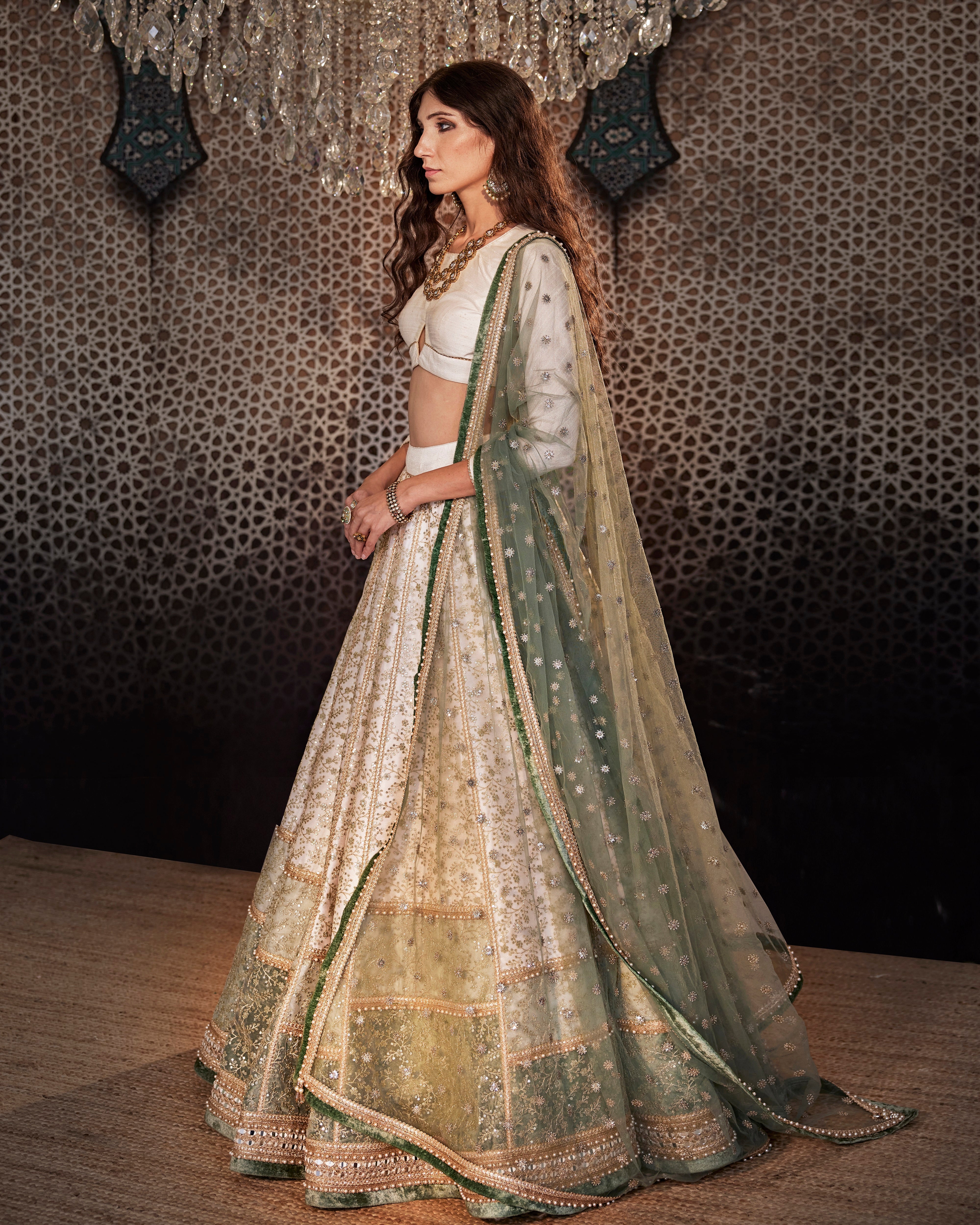 Ivory kalidaar lehenga